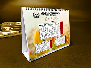 Spiral desk calendar